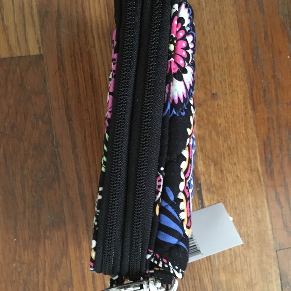 Vera Bradley All in One Crossbody for iPhone6 - Picture 3 of 3